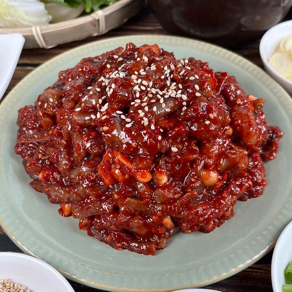 접시에 담긴 낙지젓